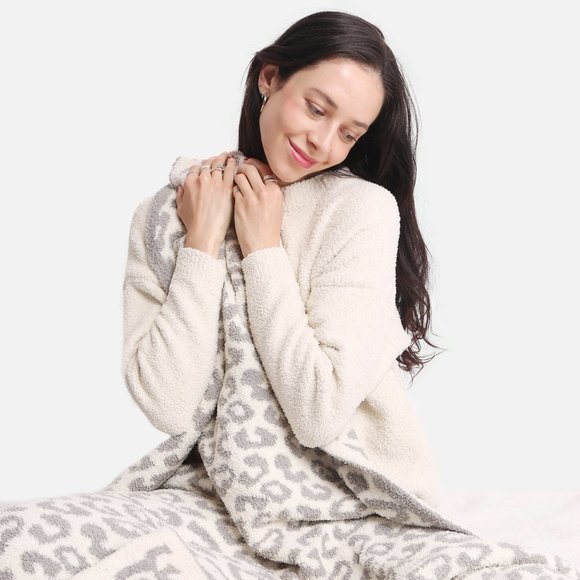 P/S New Colors! Leopard Print Luxury Soft Throw Blanket·50x 60·ComfyLuxe - Picture 3 of 12